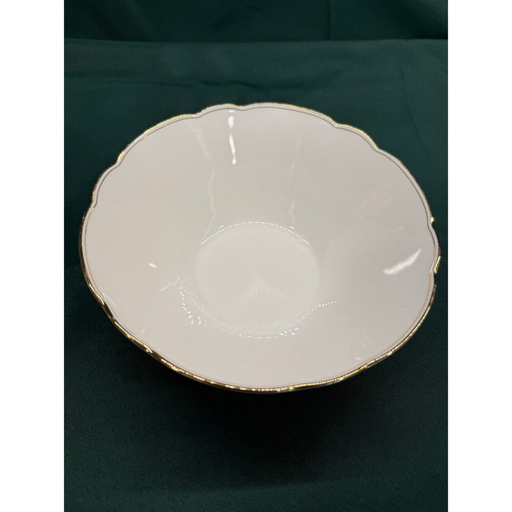 Seltmann Weiden Bavaria White Porcelain Serving Bowl Gold Trim Germany 7”